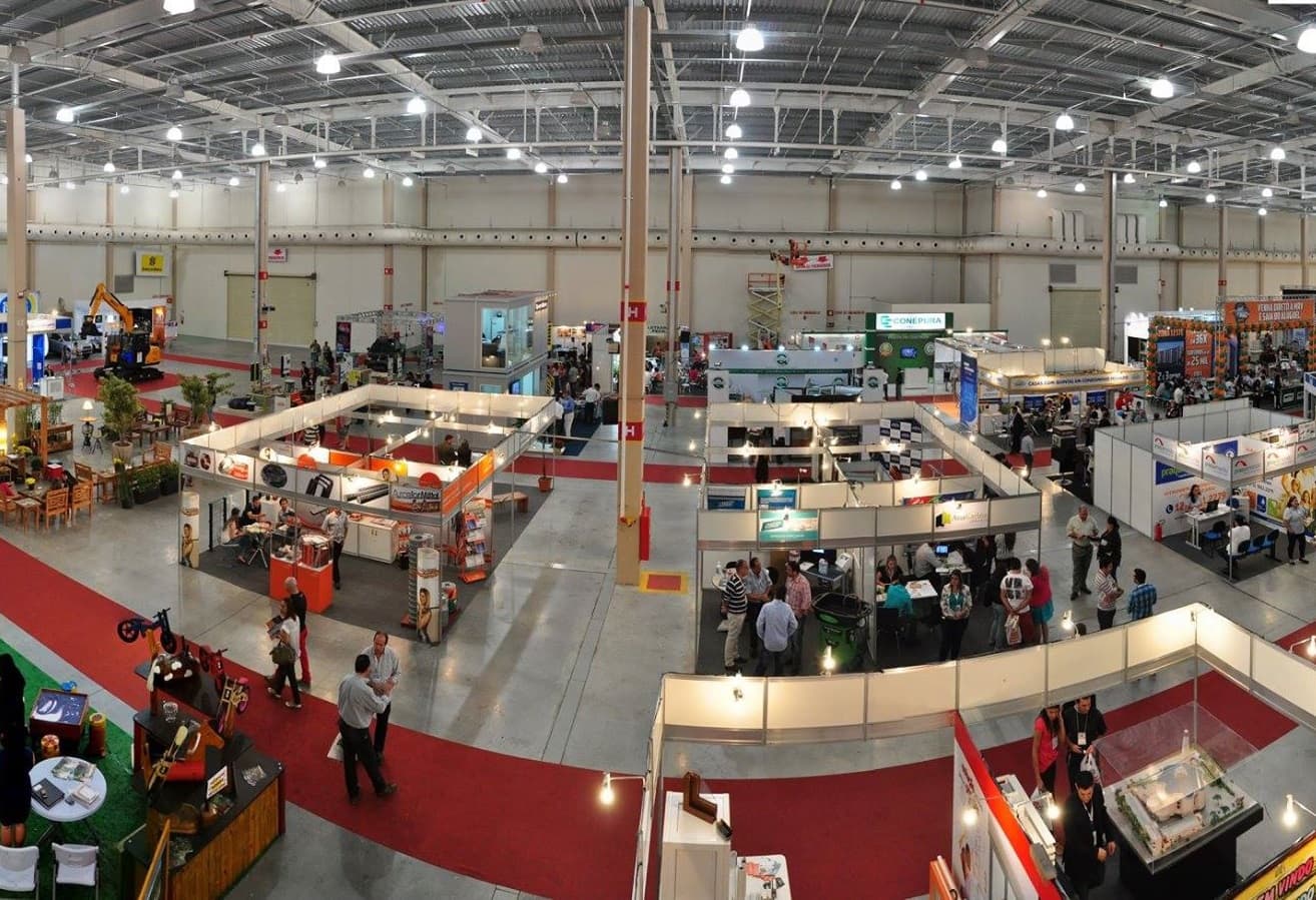 Prefeitura destaca oportunidades para novos empreendimentos e tem plantão para dúvidas na Construvale 2025