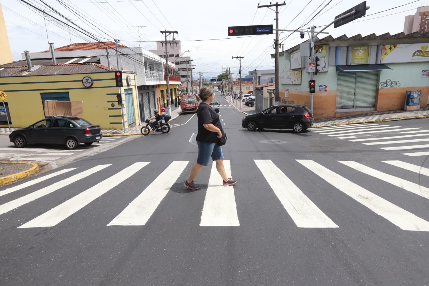 Três vias de grande circulação recebem melhorias e novo asfalto