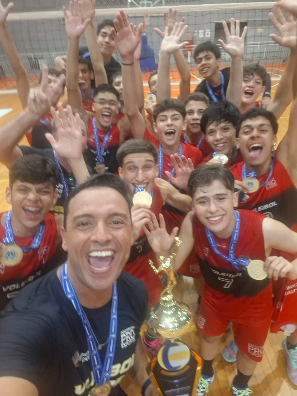 Equipe de Vôlei Masculino de Jacareí é campeã da Liga de Campinas Sub-17