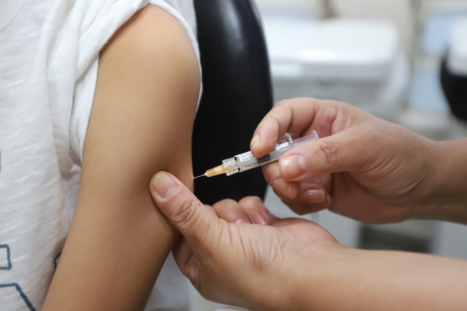 Secretaria de Saúde reforça chamado aos pais e responsáveis para vacinação contra a dengue em crianças e adolescentes de 10 a 14 anos