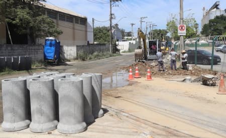 Prefeitura realiza obra de microdrenagem no bairro Rio Abaixo