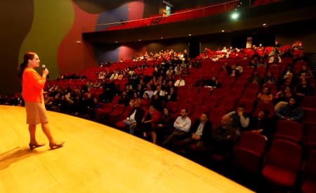Mais de 200 pessoas participam de mobilização pelo combate ao abuso e à exploração sexual de crianças e adolescentes em Jacareí