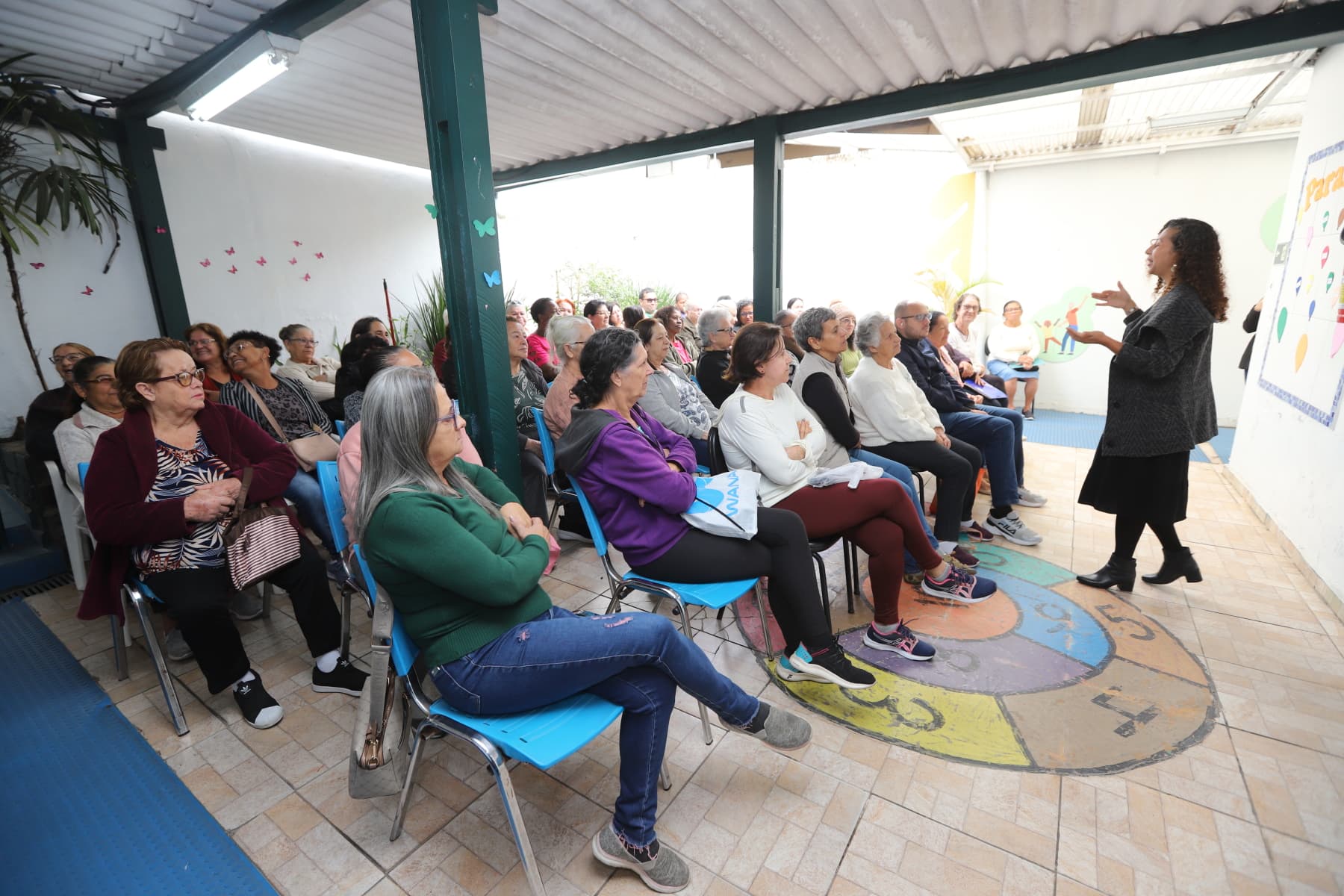 Ações realizadas no Centro de Convivência da Região Oeste de Jacareí promovem atividades socioeducativas para famílias do CRAS
