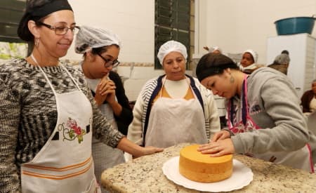 Secretaria de Desenvolvimento Econômico e Senai abrem 100 vagas para cursos gratuitos de gastronomia